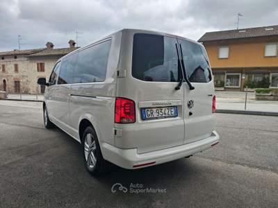 Volkswagen Multivan Caravelle 2.0 TDI 204CV 4motion Bianco usata Gubbio