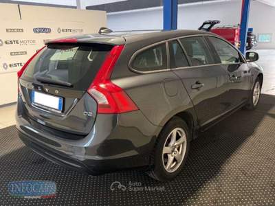 Volvo V60 D2 1.6 116 CV Kinetic Grigio usata Este