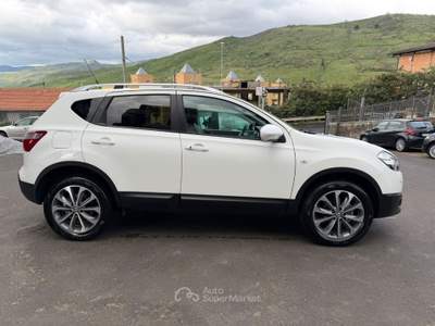 Nissan Qashqai Qashqai 1.6 dCi Tekna 4WD Bianco usata SANTA MARIA NUOVA