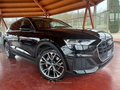 Audi Q8 Cerchi 21”  vetri scuri  gommata. Tagliandata Nero usata Farnese