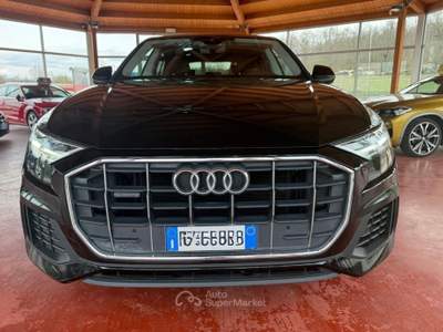 Audi Q8 Cerchi 21”  vetri scuri  gommata. Tagliandata Nero usata Farnese
