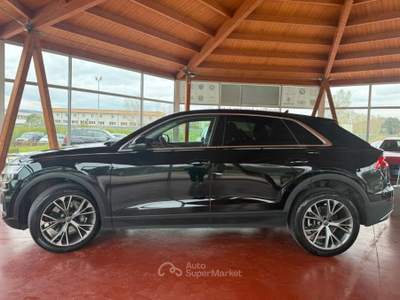 Audi Q8 Cerchi 21”  vetri scuri  gommata. Tagliandata Nero usata Farnese