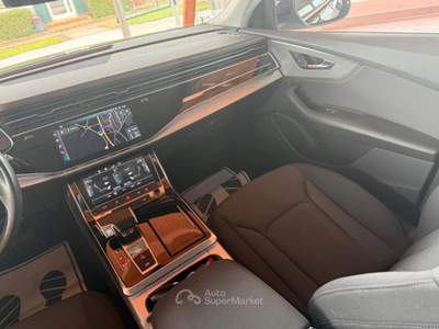 Audi Q8 Cerchi 21”  vetri scuri  gommata. Tagliandata Nero usata Farnese