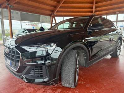 Audi Q8 Cerchi 21”  vetri scuri  gommata. Tagliandata Nero usata Farnese