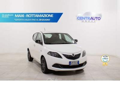 Lancia Ypsilon 70cv Hybrid Gold Bianco usata Galatina