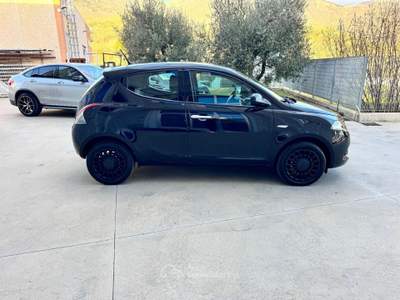 Lancia Ypsilon Ypsilon 1.0 FireFly 5 porte S&S Hybrid Silver Nero usata Miranda