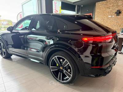 Porsche Cayenne Coupé 3.0 V6 E-Hybrid Nero usata Pomezia