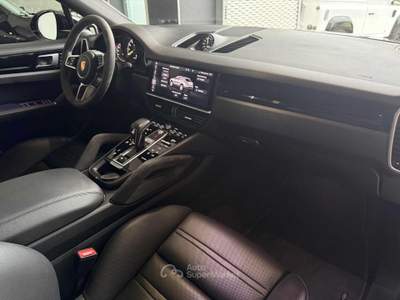 Porsche Cayenne Coupé 3.0 V6 E-Hybrid Nero usata Pomezia