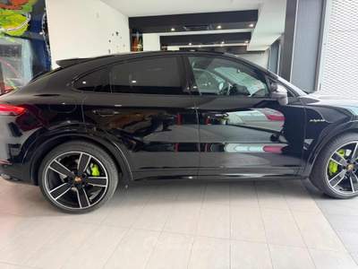 Porsche Cayenne Coupé 3.0 V6 E-Hybrid Nero usata Pomezia