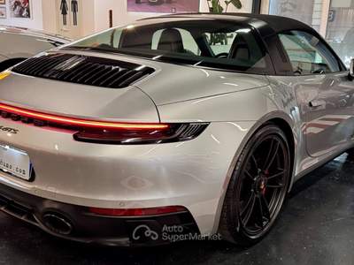 Porsche 911 Targa 4 GTS Argento usata Castellammare di Stabia