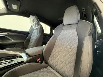 Audi Q5 2.0 tdi mhev+ S line edition quattro 204cv s-tronic (KM 0) Nero usata Scarmagno