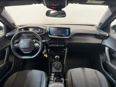 Peugeot 2008 2008 1.2 puretech Allure Pack s&amp;s 130cv Arancione usata Scarmagno