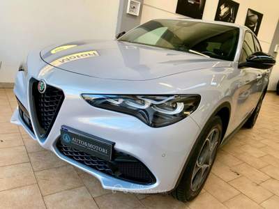 Alfa Romeo Stelvio Stelvio 2023 2.0 T Sprint Q4 280cv auto - 25.790km Grigio usata Rho