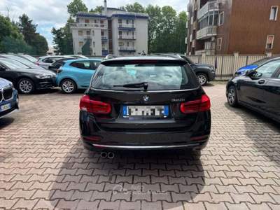 BMW Serie 3 320i 320 i Touring Business aut. Nero usata Sesto San Giovanni