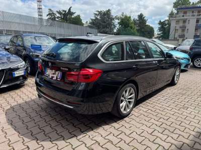 BMW Serie 3 320i 320 i Touring Business aut. Nero usata Sesto San Giovanni
