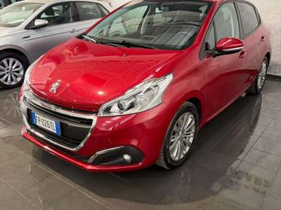 Peugeot 208 BlueHDi 75 5 porte Allure Rosso usata Cornaredo