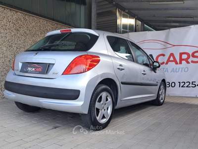 Peugeot 207 Peugeot 207 1.4 8V 75CV 5p. ONE Line usata Traversetolo