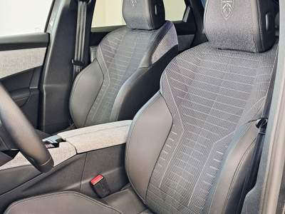 Peugeot 3008 Hybrid 136 e-DCS6 GT Grigio usata San Felice a Cancello