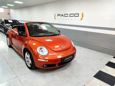 Volkswagen New Beetle Cabrio automatico Edizione limitata BLACK ORANGE Arancione usata Bagnolo Mella