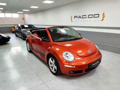 Volkswagen New Beetle Cabrio automatico Edizione limitata BLACK ORANGE Arancione usata Bagnolo Mella
