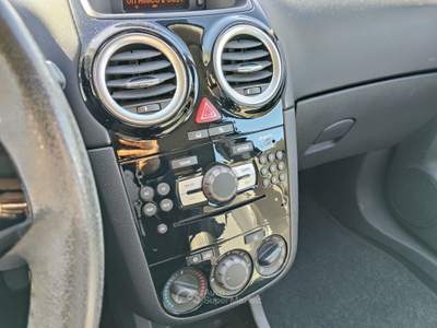 Opel Corsa 5 porte Cosmo Nero usata Putignano