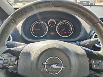 Opel Corsa 5 porte Cosmo Nero usata Putignano