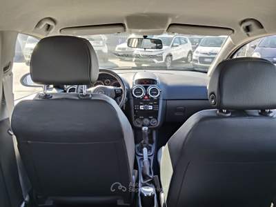 Opel Corsa 5 porte Cosmo Nero usata Putignano