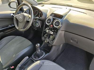 Opel Corsa 5 porte Cosmo Nero usata Putignano