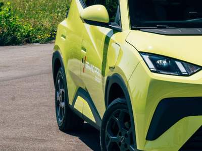 BYD Dolphin SURF BOOST 88cv Batteria 43.2kwh Verde usata Castenaso