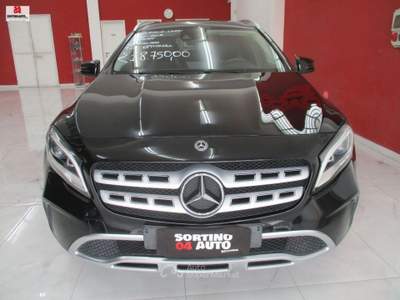 Mercedes-Benz GLA GLA 200 d Automatic Premium Nero usata Vittoria