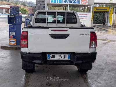 Toyota Hilux Hilux IV 2021 2.4 d-4d double cab 4wd Bianco usata Deruta