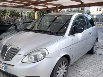 Lancia Ypsilon Macchina per neopatentati Argento usata Pistoia