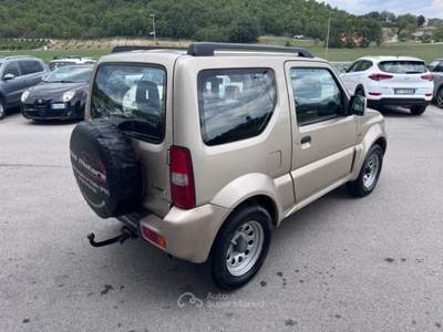 Suzuki Jimny 1.5 DDiS cat 4WD JLX TRAZIONE INTEGRALE 4X4 GANCIO Giallo usata Sant'Angelo in vado