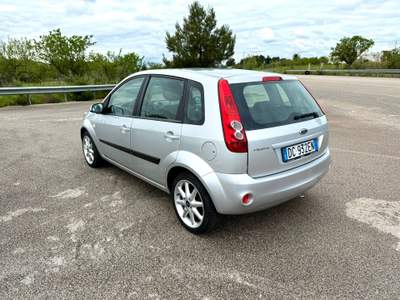Ford Fiesta Ford Fiesta 1.4 tdci 68 cv Argento usata San Vito dei Normanni