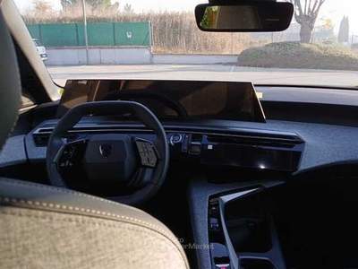 Peugeot 3008 Hybrid 136 e-DCS6 Allure Grigio usata Foligno
