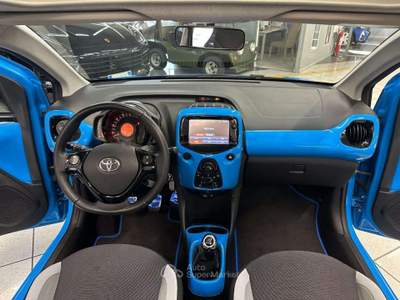 Toyota Aygo Connect 1.0 VVT-i 72 CV 5p. Cabrio - UNI PROP Blu/Azzurro usata Monza