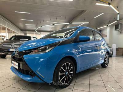 Toyota Aygo Connect 1.0 VVT-i 72 CV 5p. Cabrio - UNI PROP Blu/Azzurro usata Monza