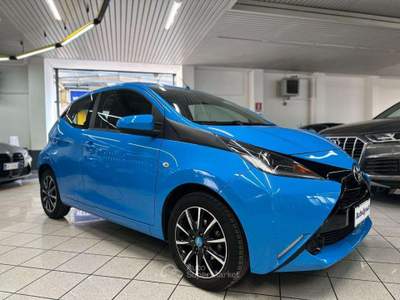 Toyota Aygo Connect 1.0 VVT-i 72 CV 5p. Cabrio - UNI PROP Blu/Azzurro usata Monza