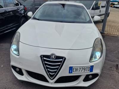 Alfa Romeo Giulietta Tenuta in ottime condizioni, usata Bianco usata San Secondo di Pinerolo