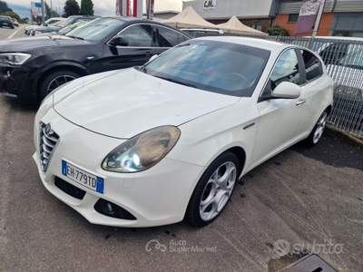 Alfa Romeo Giulietta Tenuta in ottime condizioni, usata Bianco usata San Secondo di Pinerolo