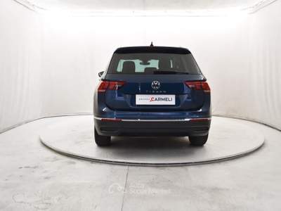 Volkswagen Tiguan 2.0 TDI SCR Life Blu/Azzurro usata Coccaglio