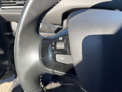 Peugeot 308 Peugeot 308 1.5 Blue HDI 100 Active #10305 Nero usata Cagliari