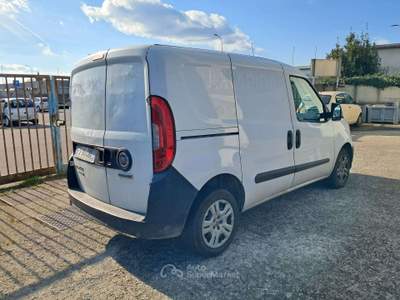 Fiat Doblò LEGGERE BENE DESCRIZIONE! Doblo 1.3 mjt Active 95cv Bianco usata Crema