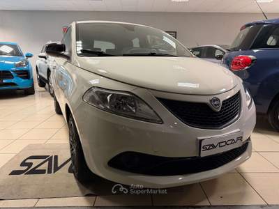 Lancia Ypsilon Ypsilon III  1.2 Silver ecochic Gpl 69cv Bianco usata Crema