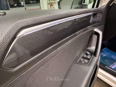 Volkswagen Tiguan Tiguan II 2021 2.0 tdi Elegance 150cv dsg Bianco usata Crema