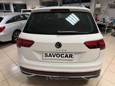 Volkswagen Tiguan Tiguan II 2021 2.0 tdi Elegance 150cv dsg Bianco usata Crema