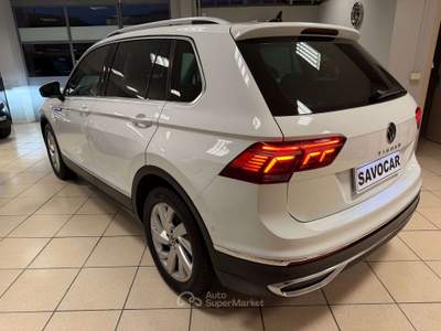 Volkswagen Tiguan Tiguan II 2021 2.0 tdi Elegance 150cv dsg Bianco usata Crema