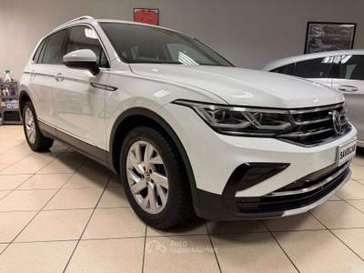Volkswagen Tiguan Tiguan II 2021 2.0 tdi Elegance 150cv dsg Bianco usata Crema