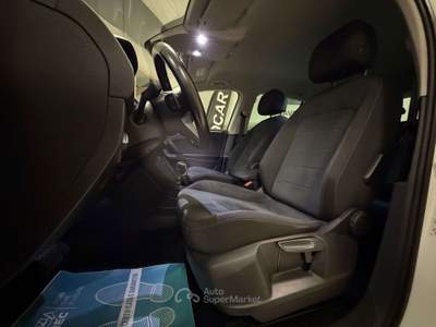 Volkswagen Tiguan Tiguan II 2021 2.0 tdi Elegance 150cv dsg Bianco usata Crema