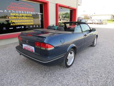 Saab 900